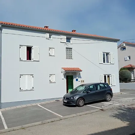 Fejer Apartment *