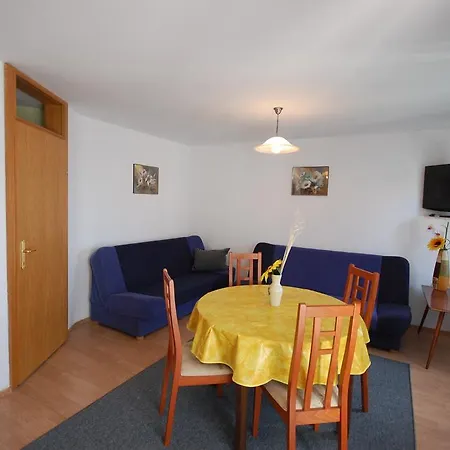 Fejer Apartment *