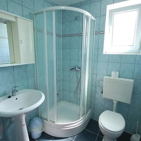 Fejer Apartmán Njivice