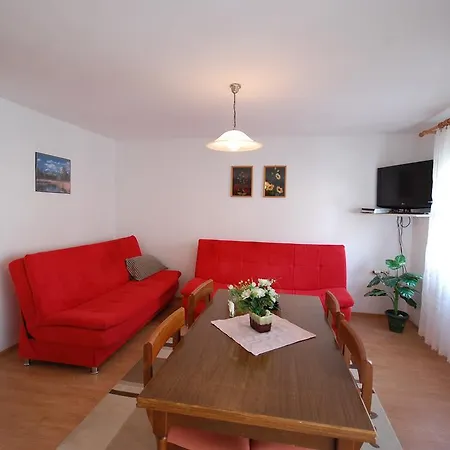 Fejer Apartmán Njivice